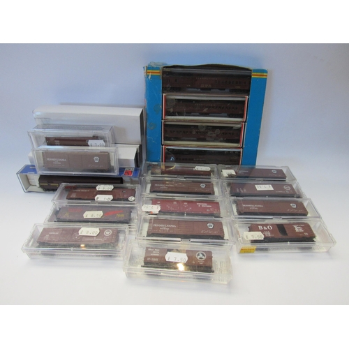 5304 - A collection of boxed/cased N gauge model railway rolling stock including Athearn, Model Power, Bevb... 