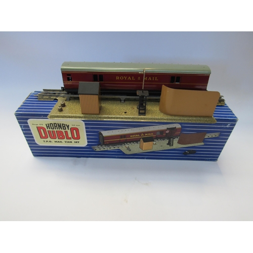 5309 - A boxed Hornby Dublo 00 gauge D1 T.P.O. Mail Van set