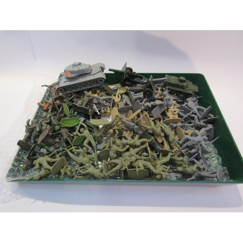 5144A - A collection of plastic soldiers, military vehicles etc