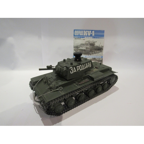 5211 - A Tamiya 1:16 scale kit built radio controlled KV-1 Russian Heavy Tank, item 56027, 56028, no contro... 