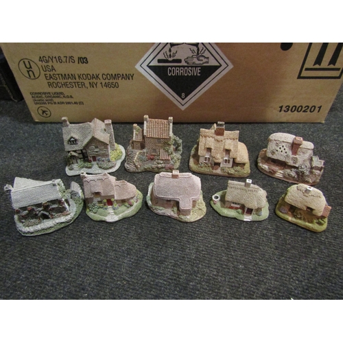 1254 - A collection of Lilliput Lane models, some boxed, some a/f (26)    (R)  £30