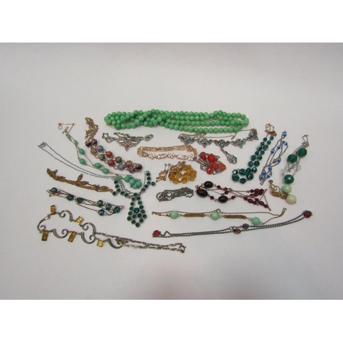 1329 - A tray of various necklaces including Venetian glass bead example, Jade style etc.