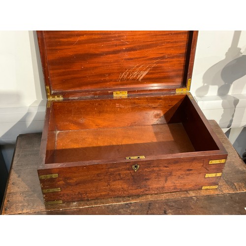 4249 - A George III mahogany campaign storage box with brass fittings and inset handles, 20cm high x 57cm w... 