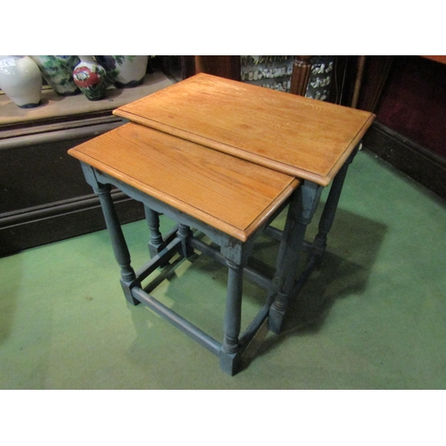 4250 - A nest of two oak coffee tables with blue painted base, 51.5cm high x 49cm wide x 33cm deep largest ... 