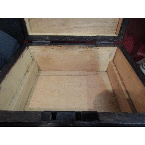 4061 - An oak table-top casket with lift-out two division internal tray dated 1932 with carved monogrammed ... 