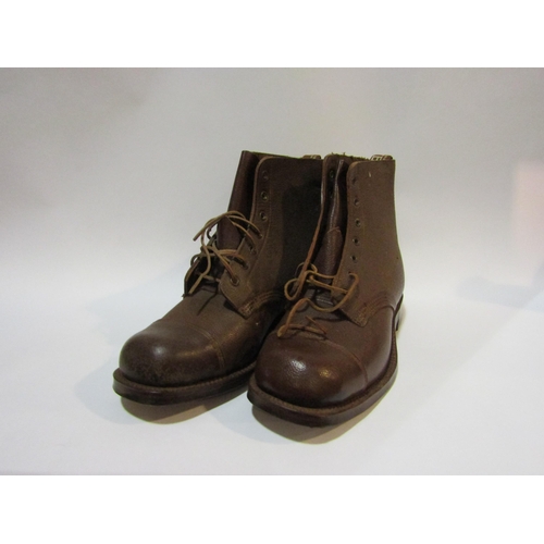 4338 - A pair of vintage tan leather 