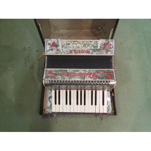 4266 - A Franceso Modello accordion, cased