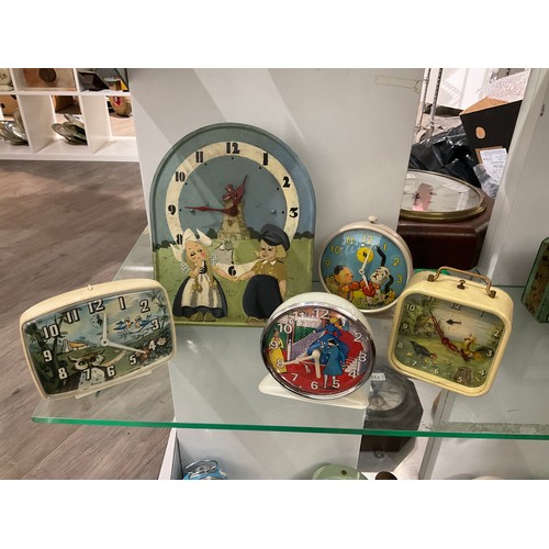 7216 - Five mid century pictorial alarm clocks including Smiths Sooty and Sweep, owl and Westclox Cinderell... 