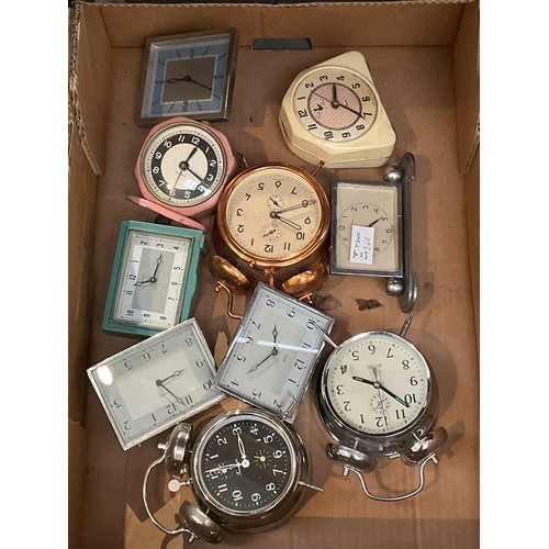 7077 - A quantity of retro alarm clocks including Smiths