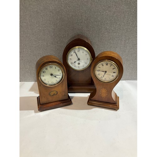 7272 - Three Edwardian mahogany mantel clocks consisting of arch, dome and balloon forms