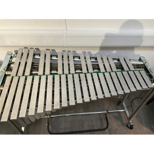 5118 - A mid Century Premier vibraphone, for renovation