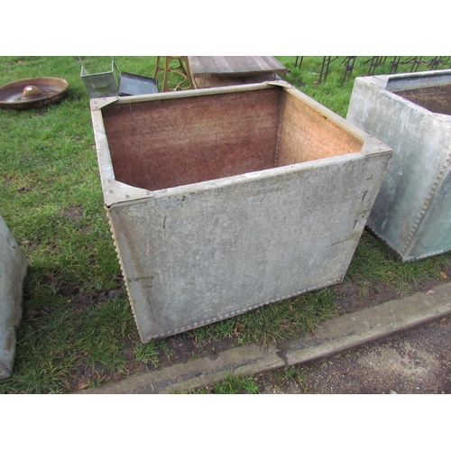 9306 - A riveted galvanised water tank, 35