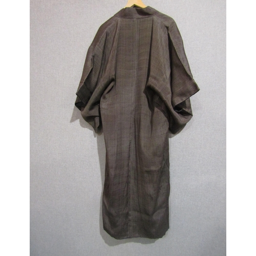 1176 - A grey and navy silk kimono