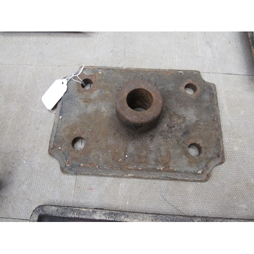 7195 - A cast iron GER signalling base plate