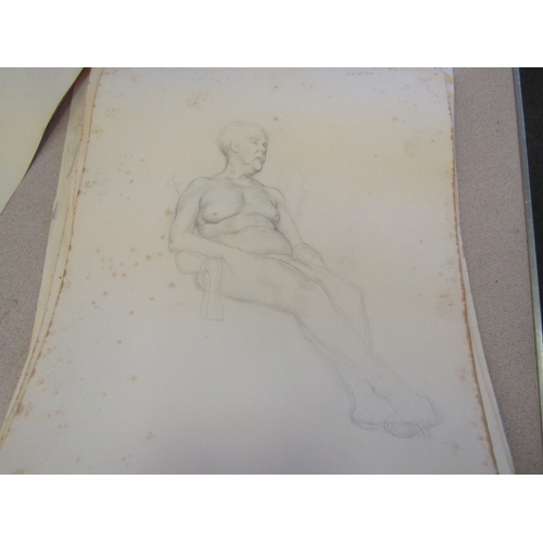 1066 - A quantity of unsigned artist's sketches, mostly nude studies   (E)  £20-30