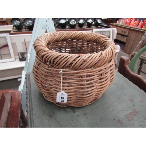 2265 - A wicker basket