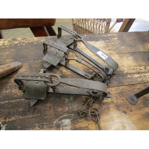 2016 - Three vintage iron gin traps two with brass tabs   (R) £20