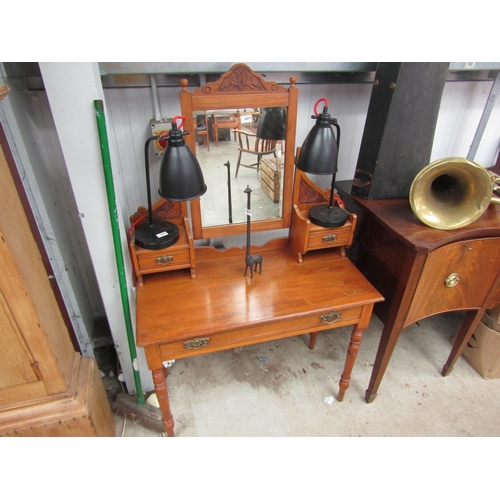 2077 - An Edwardian satinwood dressing table