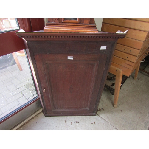 2092 - A Victorian mahogany wall hanging corner cabinet with shelved interior