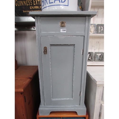 2269 - A painted pot cupboard