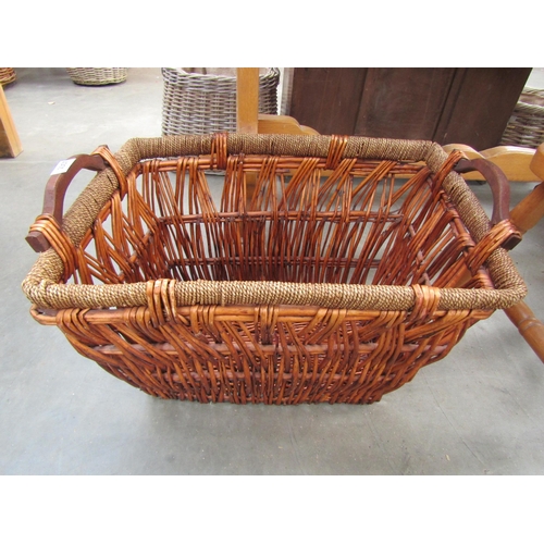 2307 - A wicker log basket