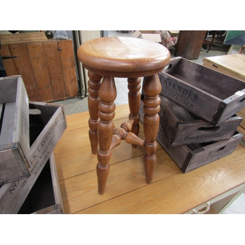 2323 - An oak and elm stool   (R)  £20