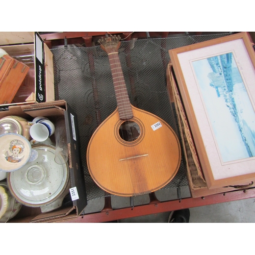 2352 - A little Portuguese guitar for restoration