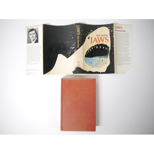 5142 - Peter Benchley: 'Jaws', London, Andre Deutsch, 1974, 1st UK edition, original cloth gilt, dust wrapp... 