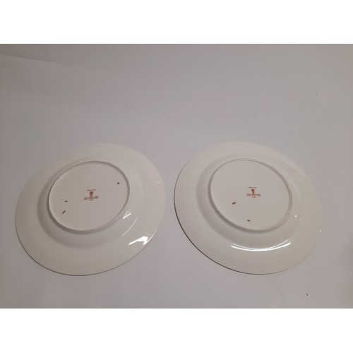 6224 - A pair of Royal Crown Derby 1128 Imari pattern plates, 21.5cm diameter   (C)