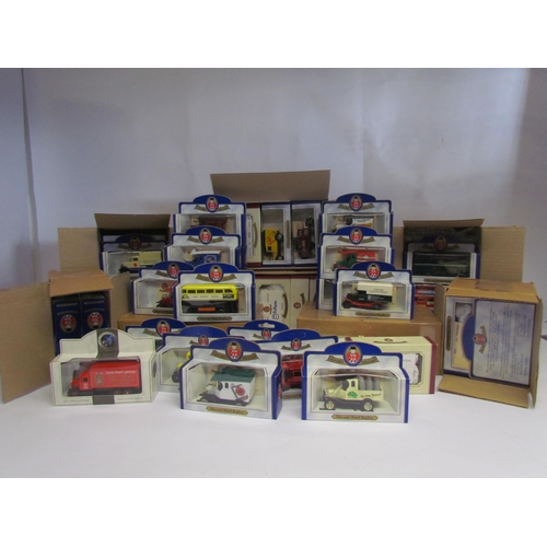 7119 - A collection of boxed Oxford Diecast model buses and trucks (66)