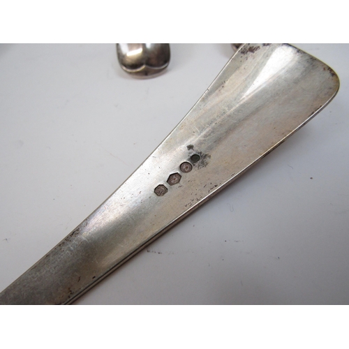 6284 - Dutch silver flatware comprising eight spoons, two serving spoons and two ladles, dates for 1919 and... 