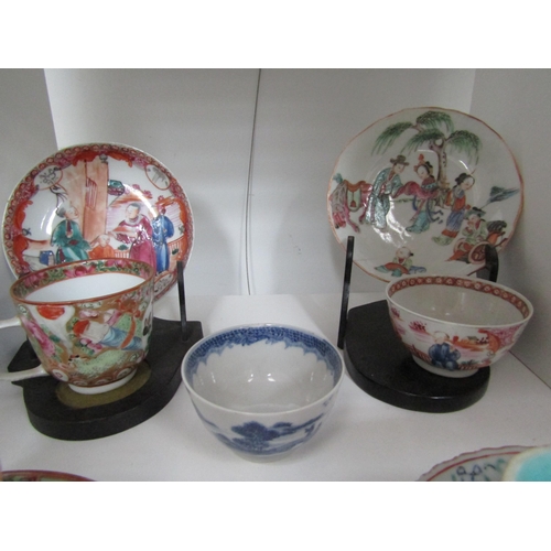 6157 - 19th Century Oriental cups and saucers one with character marks to base (11)