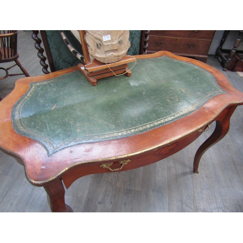 6189 - A late 19th Century/early 20th Century French desk with green leather inset top with single drawer. ... 