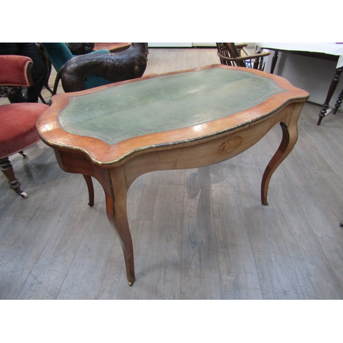 6189 - A late 19th Century/early 20th Century French desk with green leather inset top with single drawer. ... 