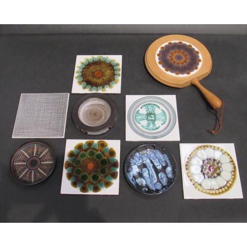 9100 - A collection of studio pottery etc to include Briglin and Ambleside dishes, Alan Wallwork tiles & ch... 