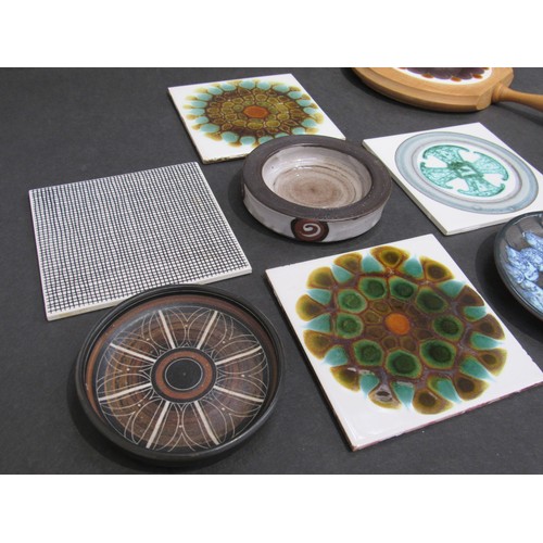 9100 - A collection of studio pottery etc to include Briglin and Ambleside dishes, Alan Wallwork tiles & ch... 