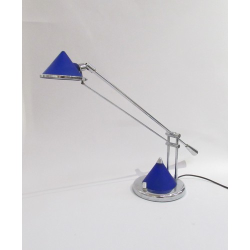 9285 - A Post Modern blue glass and chromed adjustable desk lamp (Collectors Electrical Item, See Informati... 