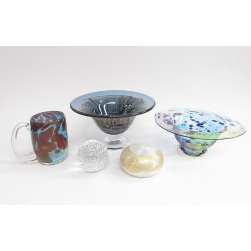 9194 - Two signed art glass bowls, one signed Angela Henderson, the other Stuart Fletcher, an Isle of Wight... 