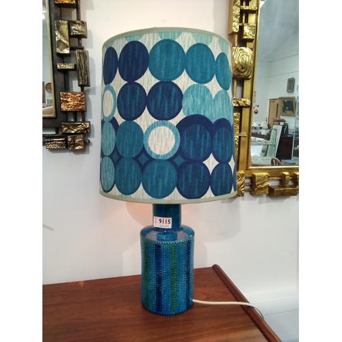 9115 - A Bitossi Pottery table lamp in Rimini Blu and green colours with vertical dot detail, with shade. H... 