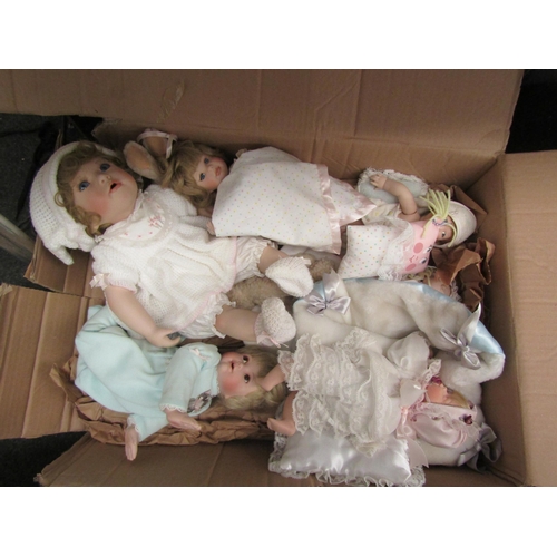 1509 - Six porcelain baby dolls including crawling