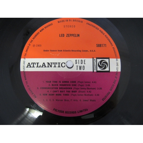 8066 - LED ZEPPELIN: 'Led Zeppelin' LP, 588171, plum Atlantic labels with Warner Bros. / 7 Arts publishing ... 