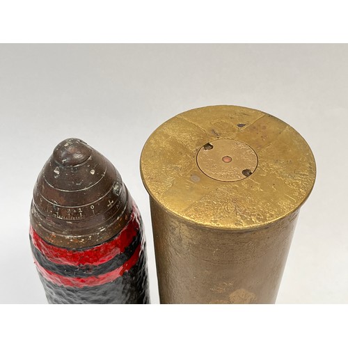 9009 - A WWI 18pr shrapnel shell, deactivated   (C)