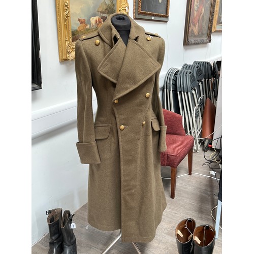 9014 - A British Army officer's greatcoat with King's Crown buttons