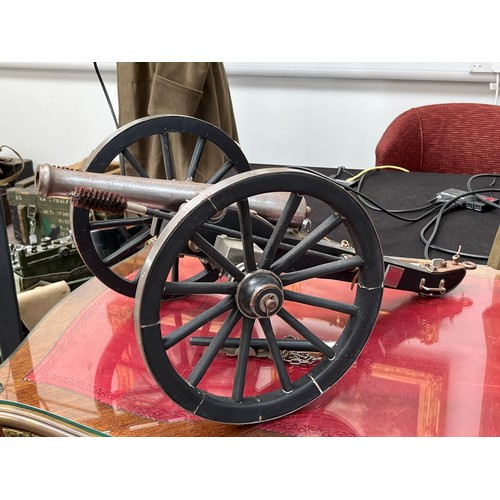 9021 - A model of a field gun, touch hole decorative only and doesn’t go through