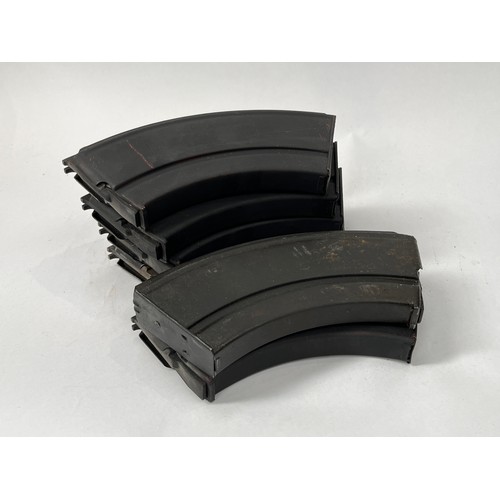 9063 - Six Bren gun magazines