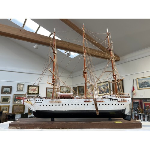 9084 - A model of a sailing vessel