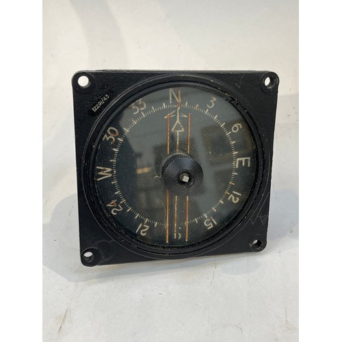 9089 - A WWII RAF Air Ministry Compass Pilot's Repeater Indicator, serial No. 12291/43, original box