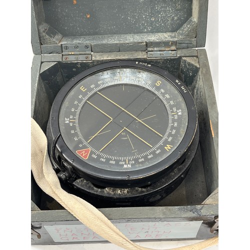 9090 - A WWII RAF P10 aircraft bomber compass 6A/1671, with case