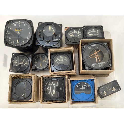 9095 - A collection of WWII and later aircraft dials/gauges including Westinghouse Landing Indicator Type C... 