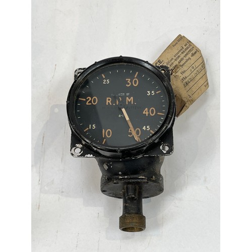 9099 - A WWII RAF Mk 1x 6 RPM dial, as used in Spitfires and Hurricanes a/f, dated 1941, together with thre... 